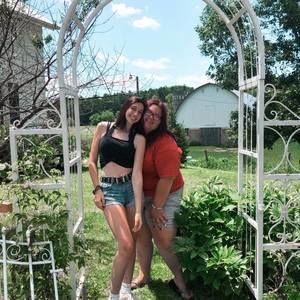 Meet your Posher, Kayla